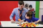 Comment les briques Lego en Braille aident les enfants à apprendre!