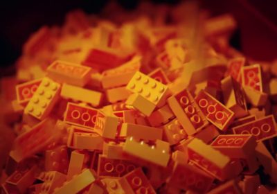 Making of sur la fabrication des briques LEGO