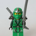 LEGO® Ninjago™ Lloyd ZX (Green Ninja) avec Armour - Dual Swords (Shamshir)